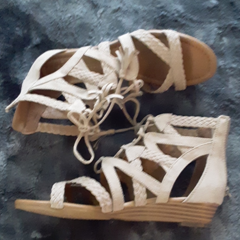 Tan sandals - Picture 2 of 3